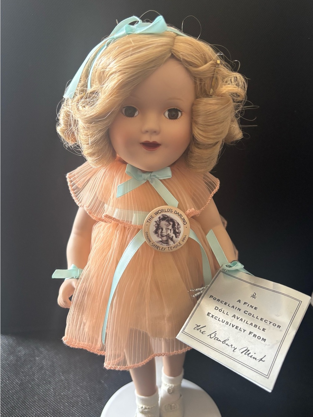 Danbury Mint Shirley Temple Porcelain Doll Peach Pleated Dress.”Worlds Darling”